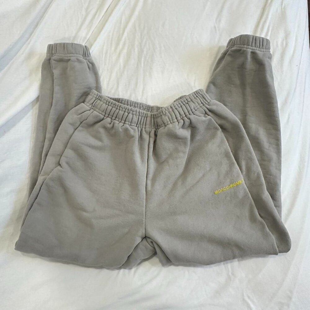 Monochrome x Pantone sweats